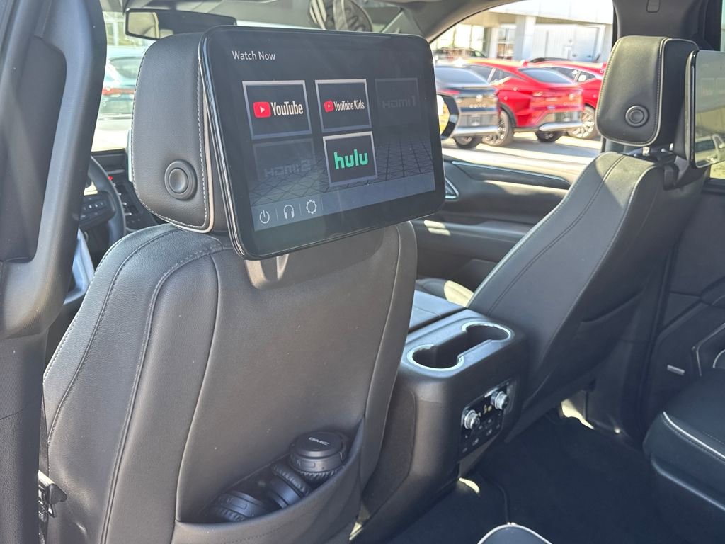 Used 2023 GMC Yukon SLT w/ SLT Premium Package image 18