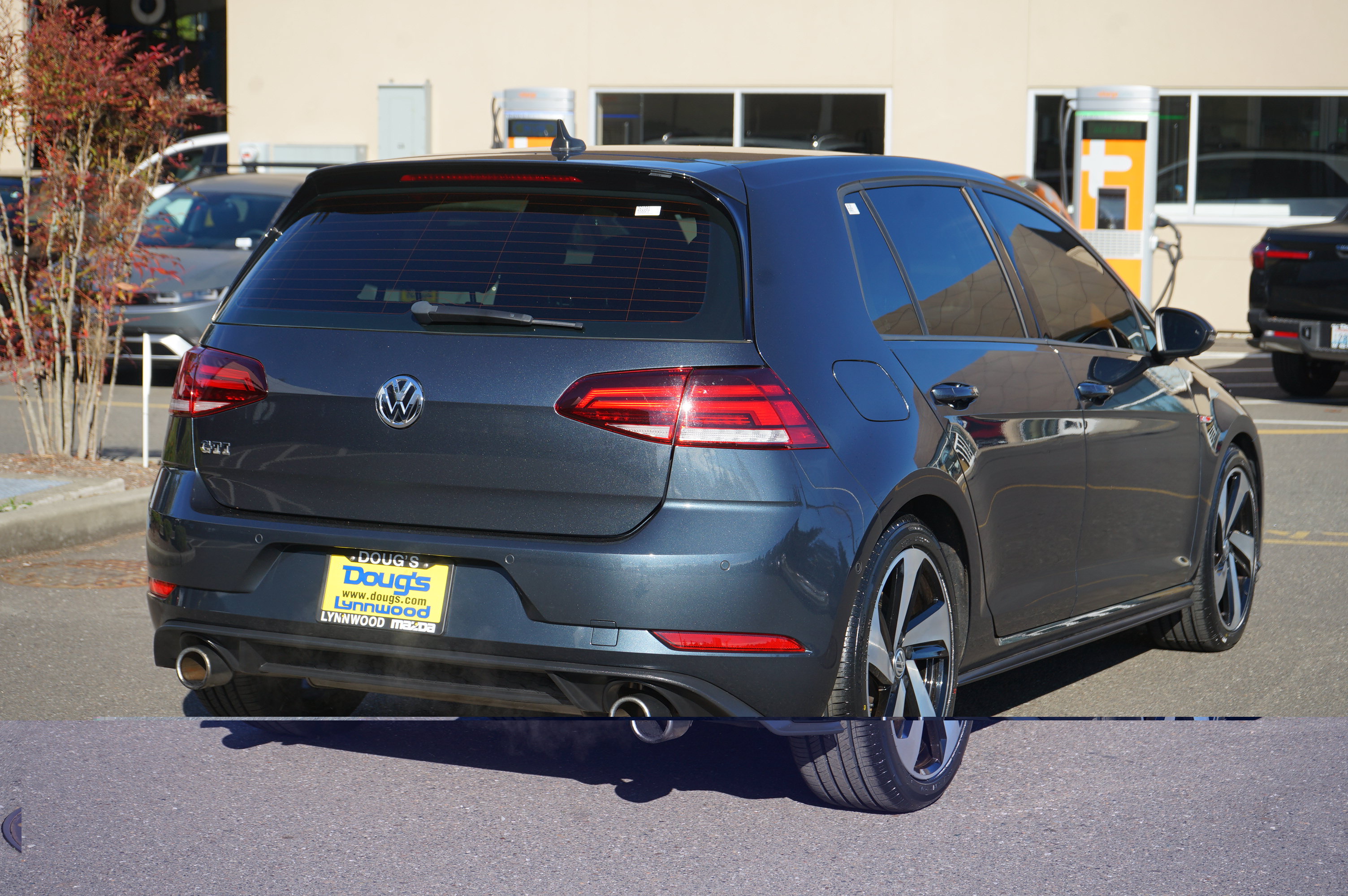 Used 2018 Volkswagen GTI Autobahn FWD image 3