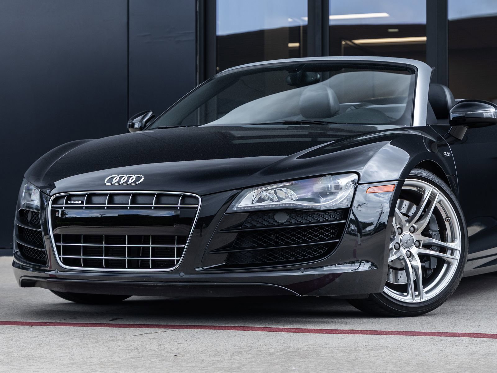 Used 2011 Audi R8 V10 AWD/4WD image 3