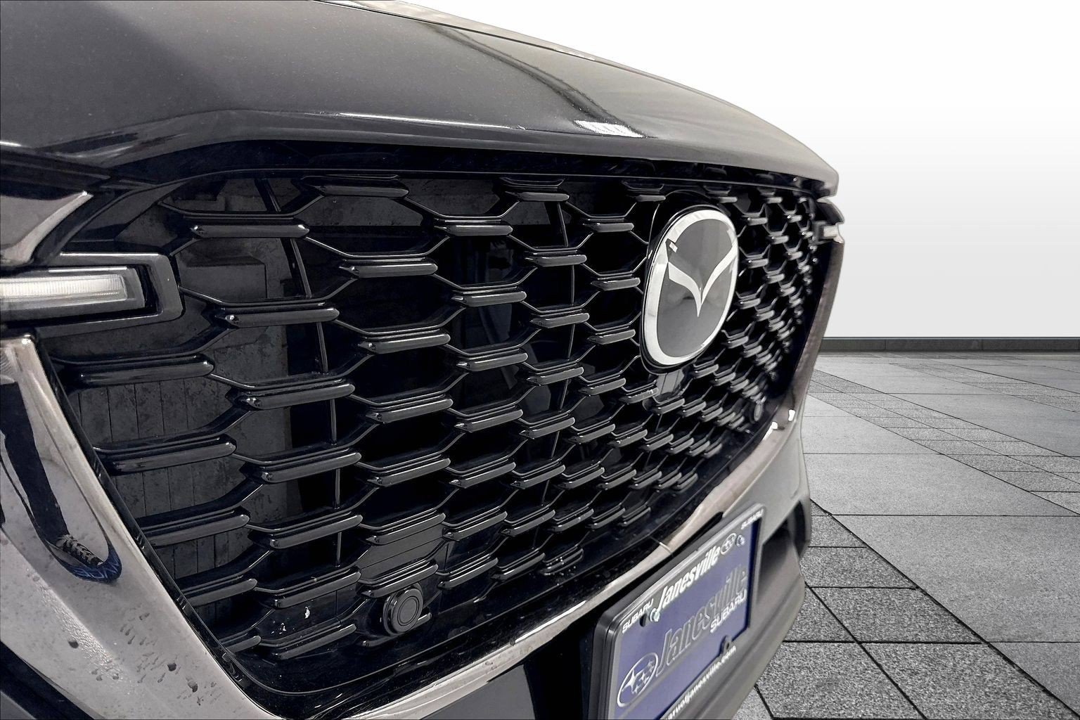 Used 2025 MAZDA CX-70 3.3 Turbo w/ Preferred Package AWD/4WD image 35