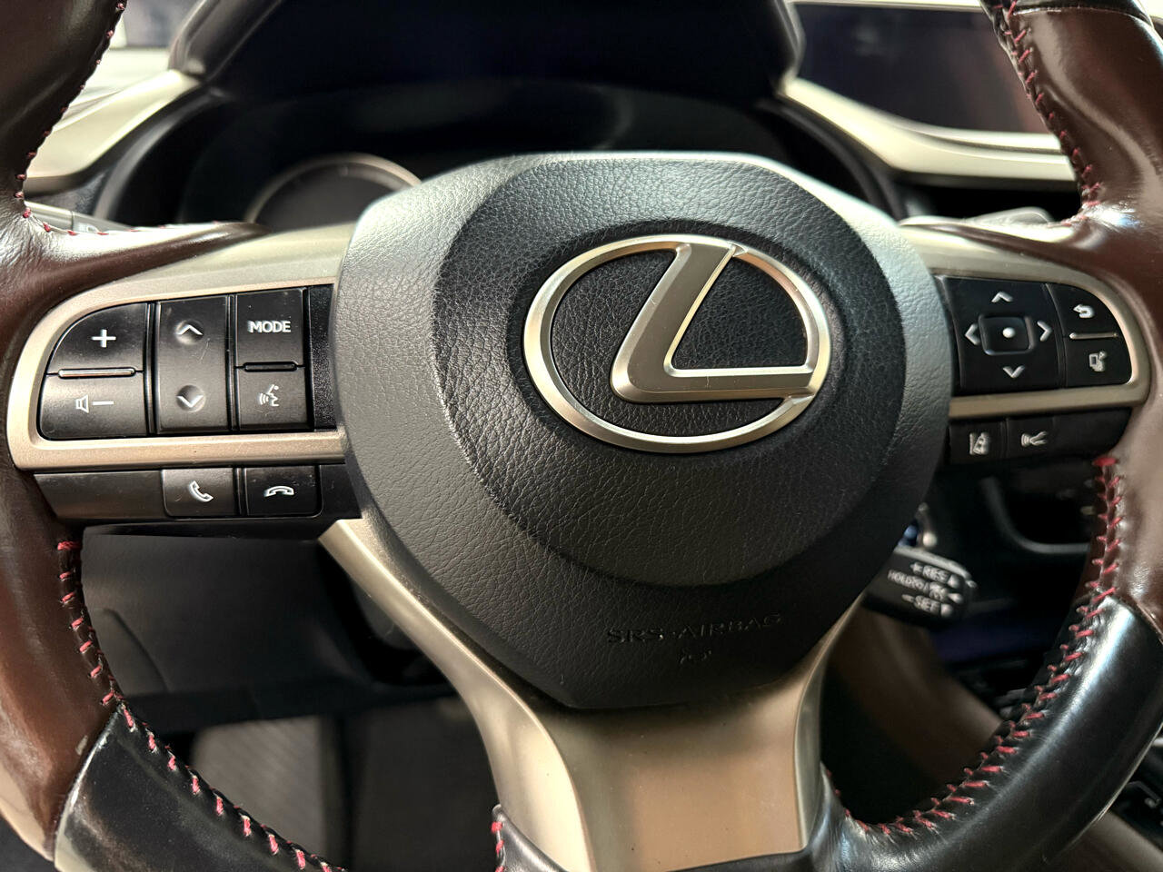 Used 2018 Lexus RX 450hL Premium w/ Premium Package image 18