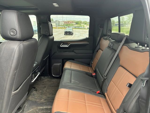 Used 2025 Chevrolet Silverado 1500 High Country w/ High Country Premium Package AWD/4WD image 17