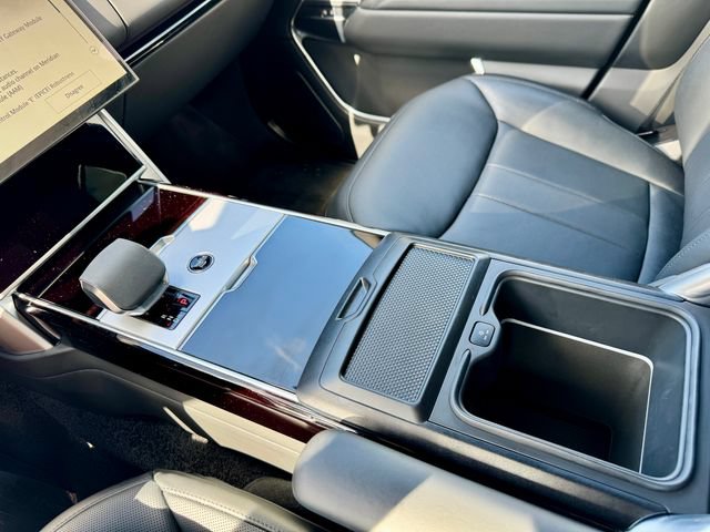 Certified 2025 Land Rover Range Rover SE AWD/4WD image 30