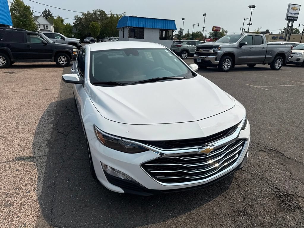 Used 2024 Chevrolet Malibu LT FWD image 5
