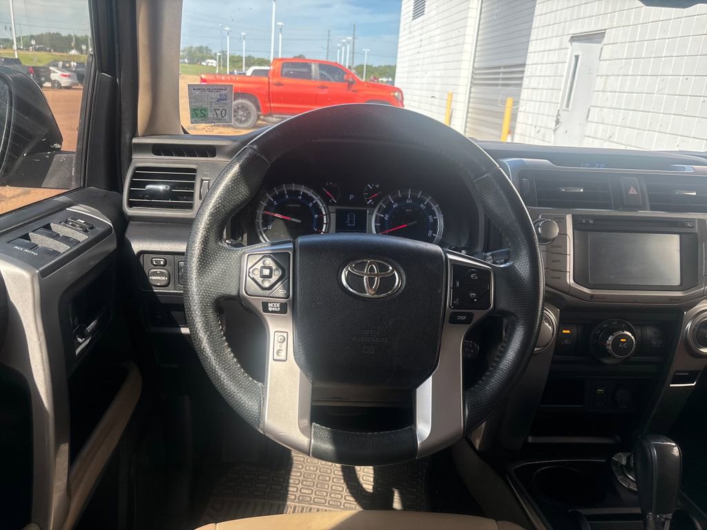 Used 2014 Toyota 4Runner SR5 Premium image 2