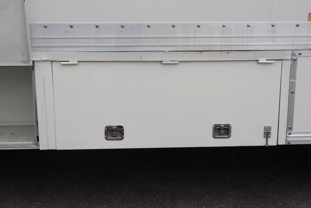 Used 2016 Ford F650 2WD Crew Cab Super Duty image 7