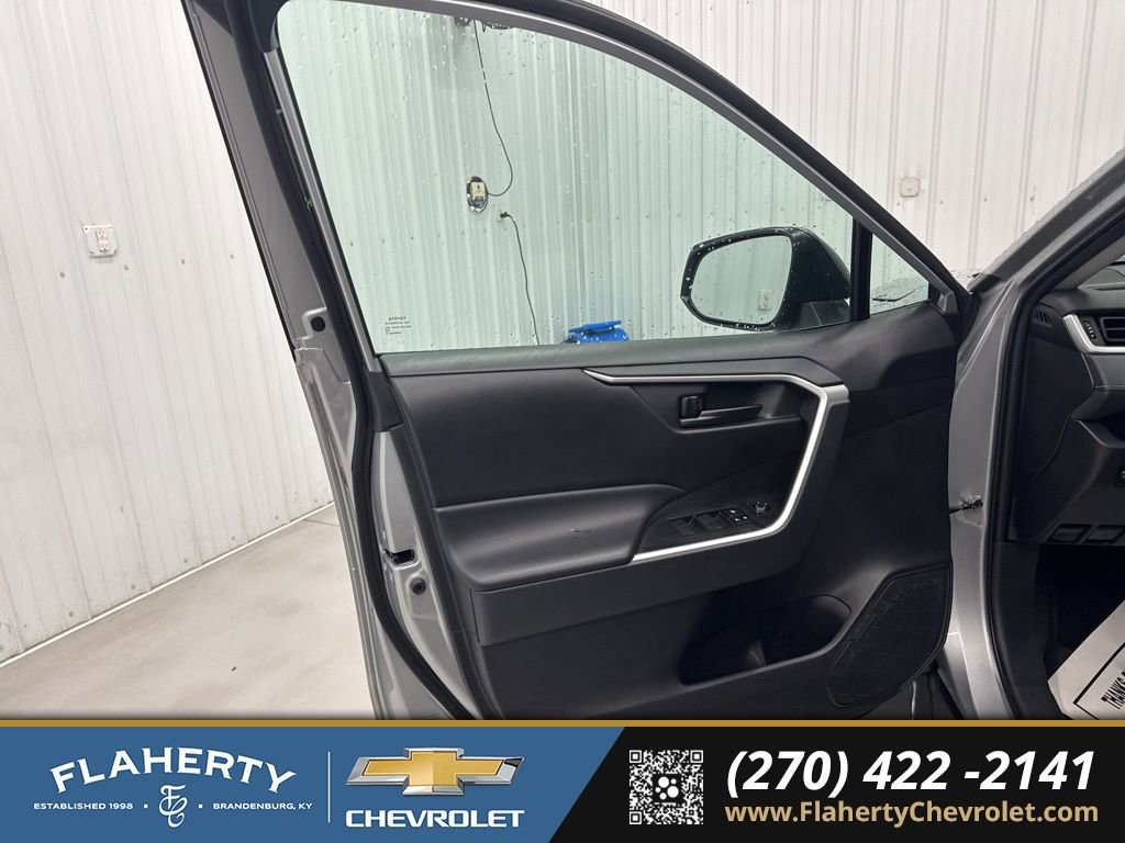 Used 2024 Toyota RAV4 LE image 9
