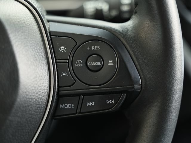 Used 2026 Toyota Corolla Cross XLE FWD image 33