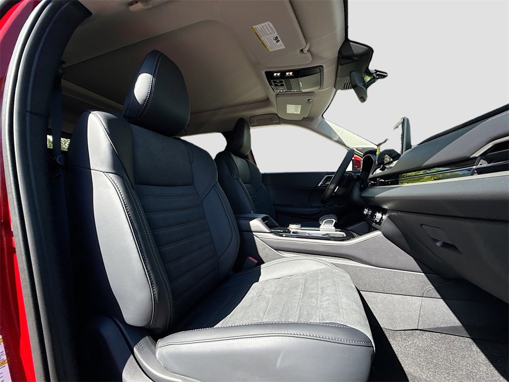 New 2025 Mitsubishi Outlander SE image 31