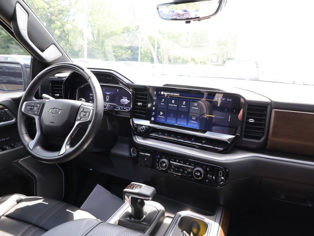 Used 2025 Chevrolet Silverado 1500 High Country w/ Midnight Edition AWD/4WD image 32
