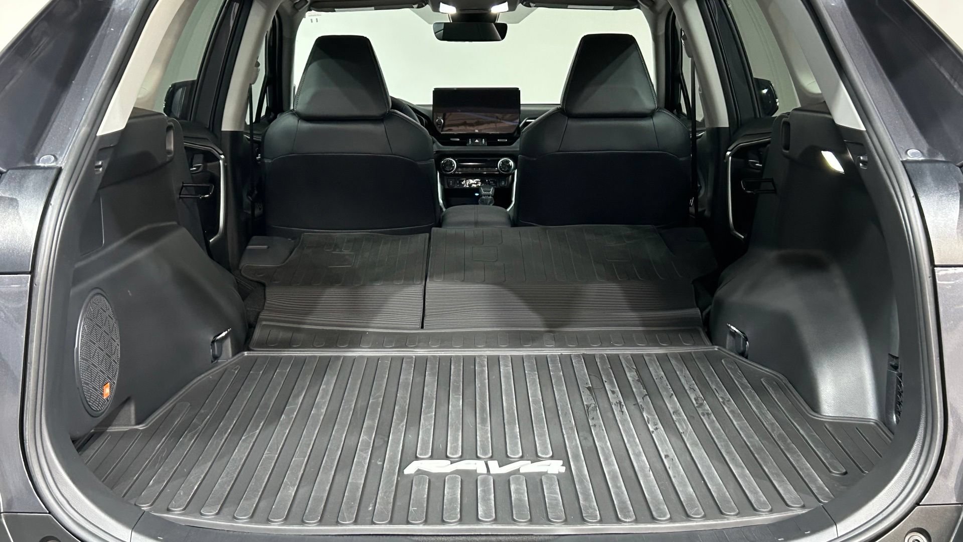 Used 2025 Toyota RAV4 Limited FWD image 38