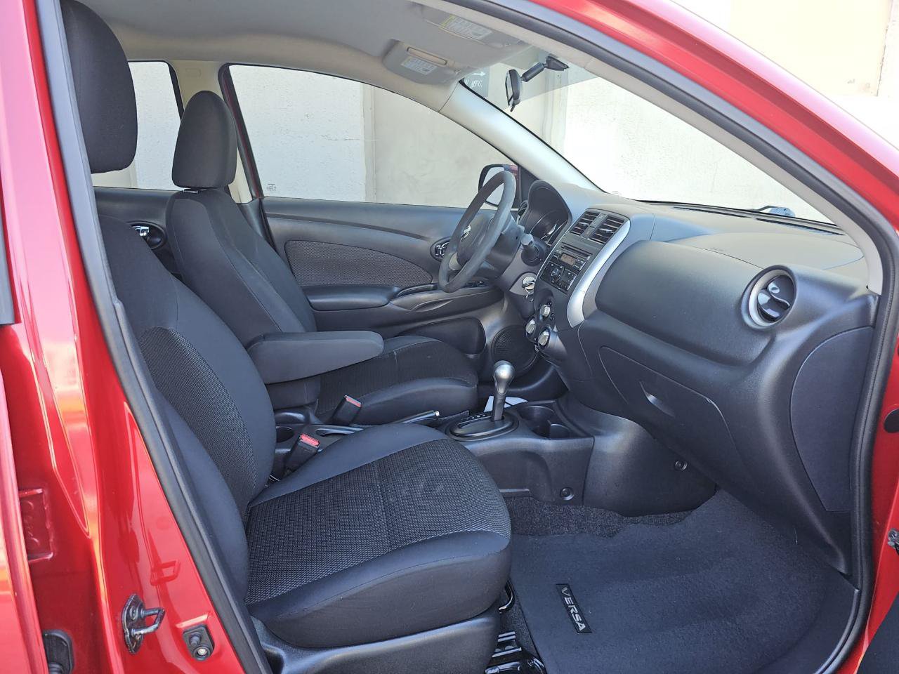 Used 2013 Nissan Versa SV FWD image 23