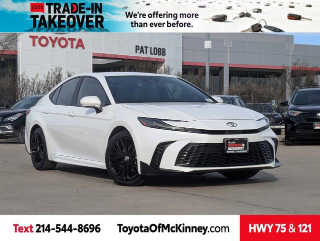 Used 2025 Toyota Camry SE image 1