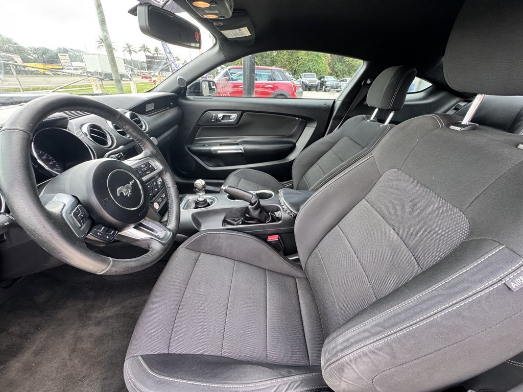 Used 2017 Ford Mustang Coupe RWD image 10