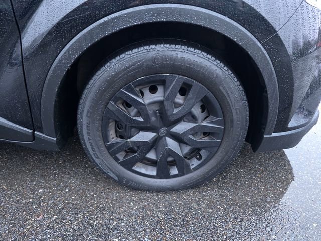 Used 2019 Toyota C-HR LE FWD image 12