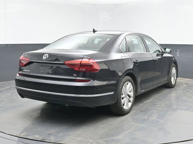 Used 2018 Volkswagen Passat 2.0T SE FWD image 14