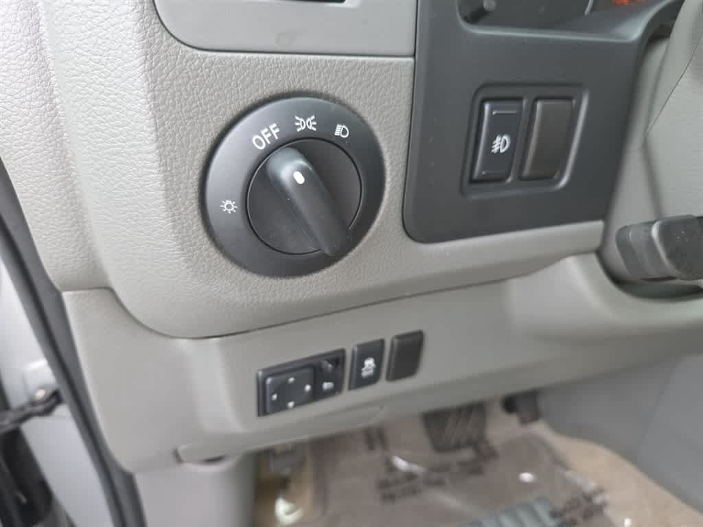 Used 2019 Nissan NV 3500 SL RWD image 13