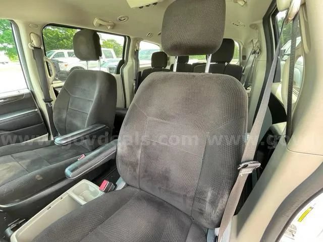 Used 2013 Dodge Grand Caravan SE FWD image 17