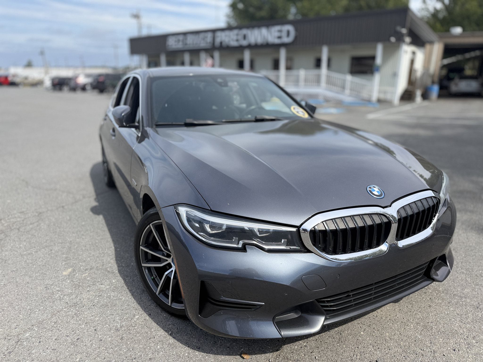 Used 2022 BMW 330e xDrive w/ Driving Assistance Package AWD/4WD image 38