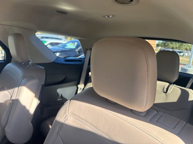 Used 2022 Ford Explorer XLT w/ Equipment Group 202A image 7