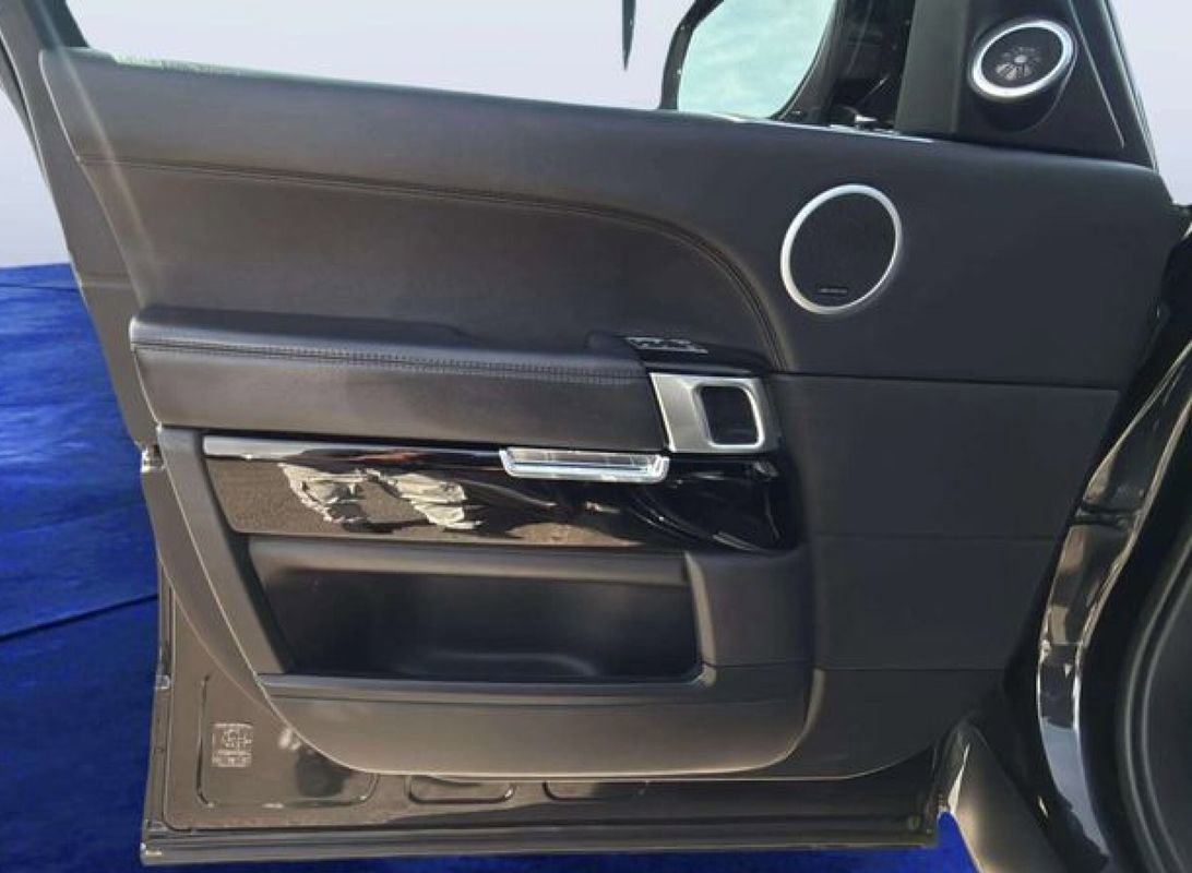 Used 2016 Land Rover Range Rover image 19