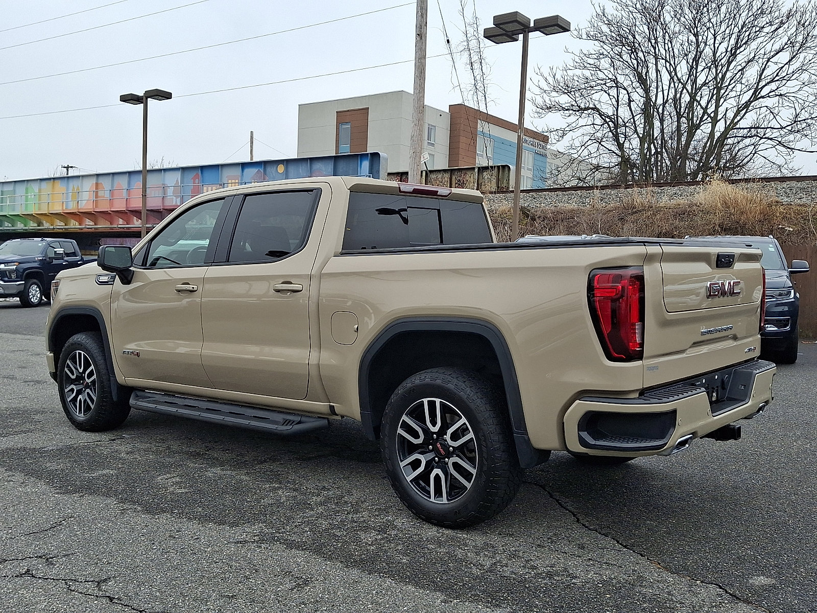 Used 2023 GMC Sierra 1500 AT4 w/ AT4 Premium Package image 4