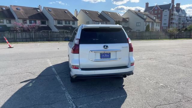 Used 2022 Lexus GX 460 Luxury w/ Sport Design Package AWD/4WD image 47