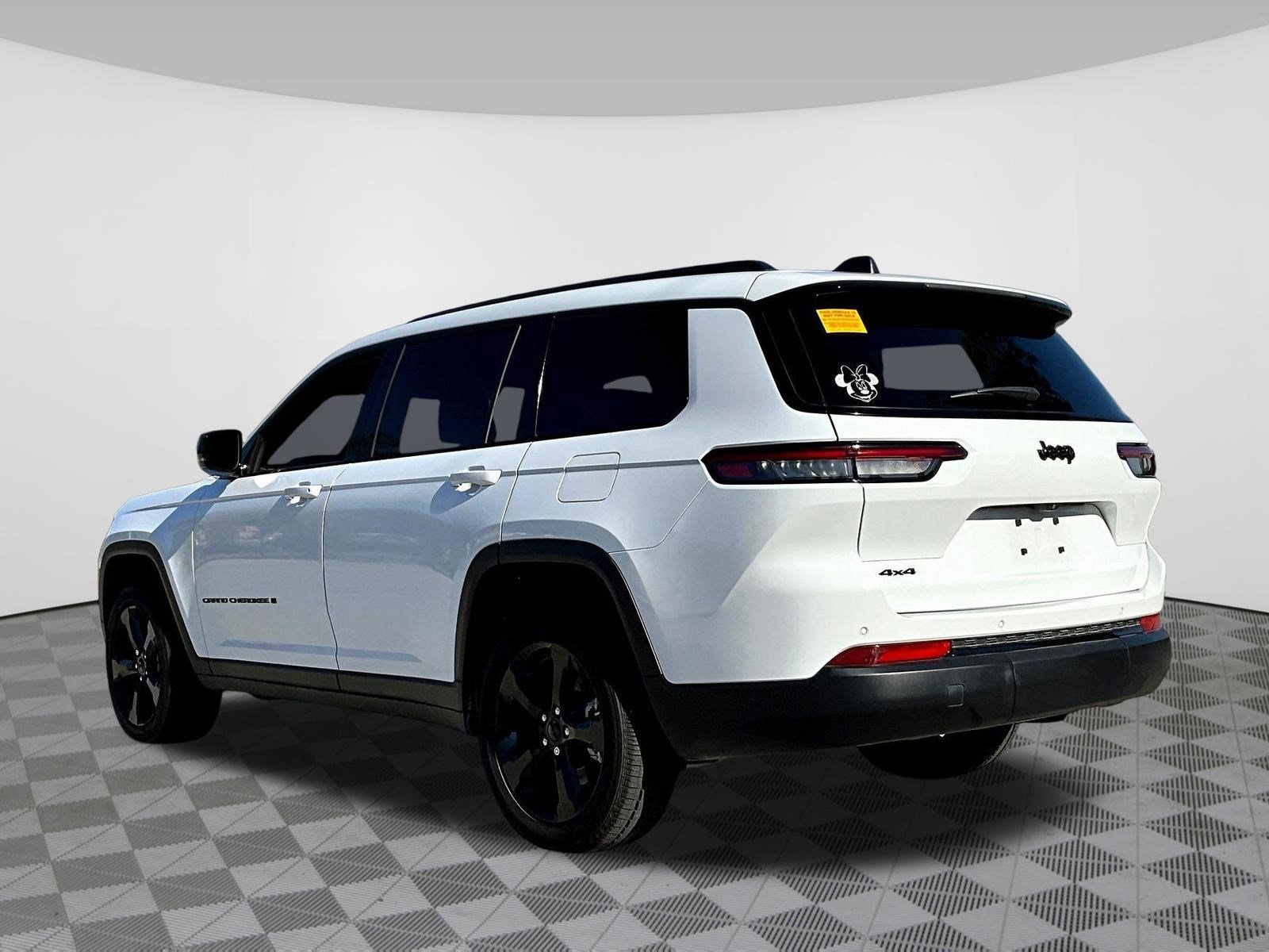 Used 2025 Jeep Grand Cherokee L Altitude AWD/4WD image 4