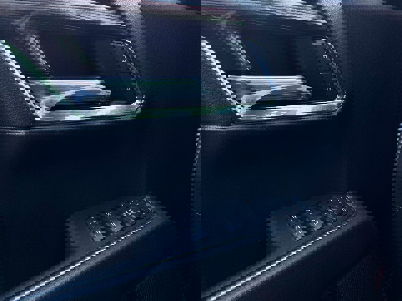 Used 2025 Chevrolet Silverado 1500 LT image 21