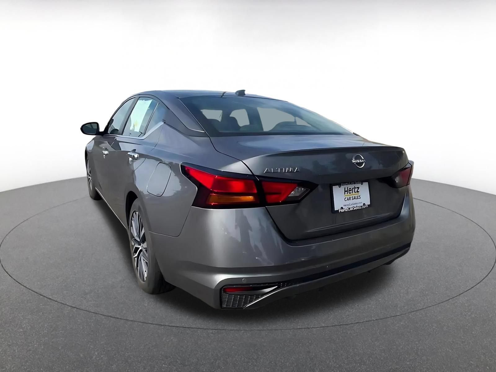 Used 2025 Nissan Altima 2.5 SV FWD image 9