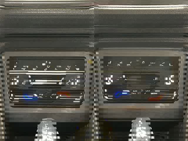 Certified 2022 Volkswagen Tiguan SE w/ Panoramic Sunroof Package image 17