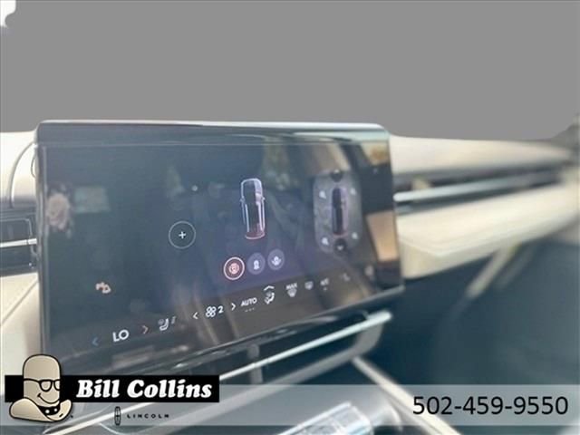 New 2024 Lincoln Nautilus Premier image 17