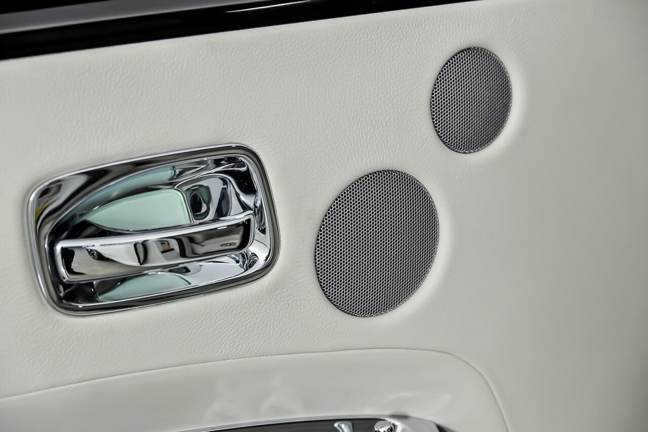 Used 2016 Rolls-Royce Ghost RWD image 19
