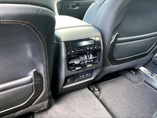 Used 2026 Jeep Grand Cherokee Summit w/ Obsidian Package AWD/4WD image 30