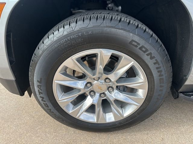 Certified 2025 Chevrolet Suburban Premier image 12