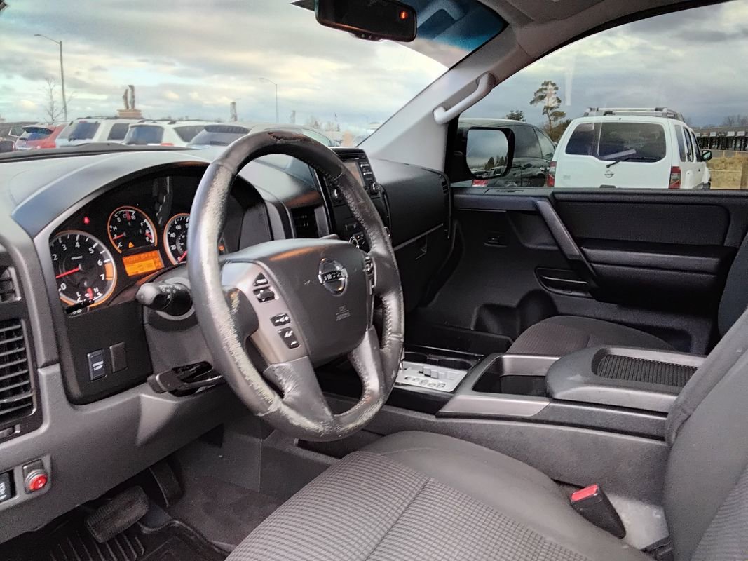 Used 2014 Nissan Titan SV w/ SV Value Truck Package image 10