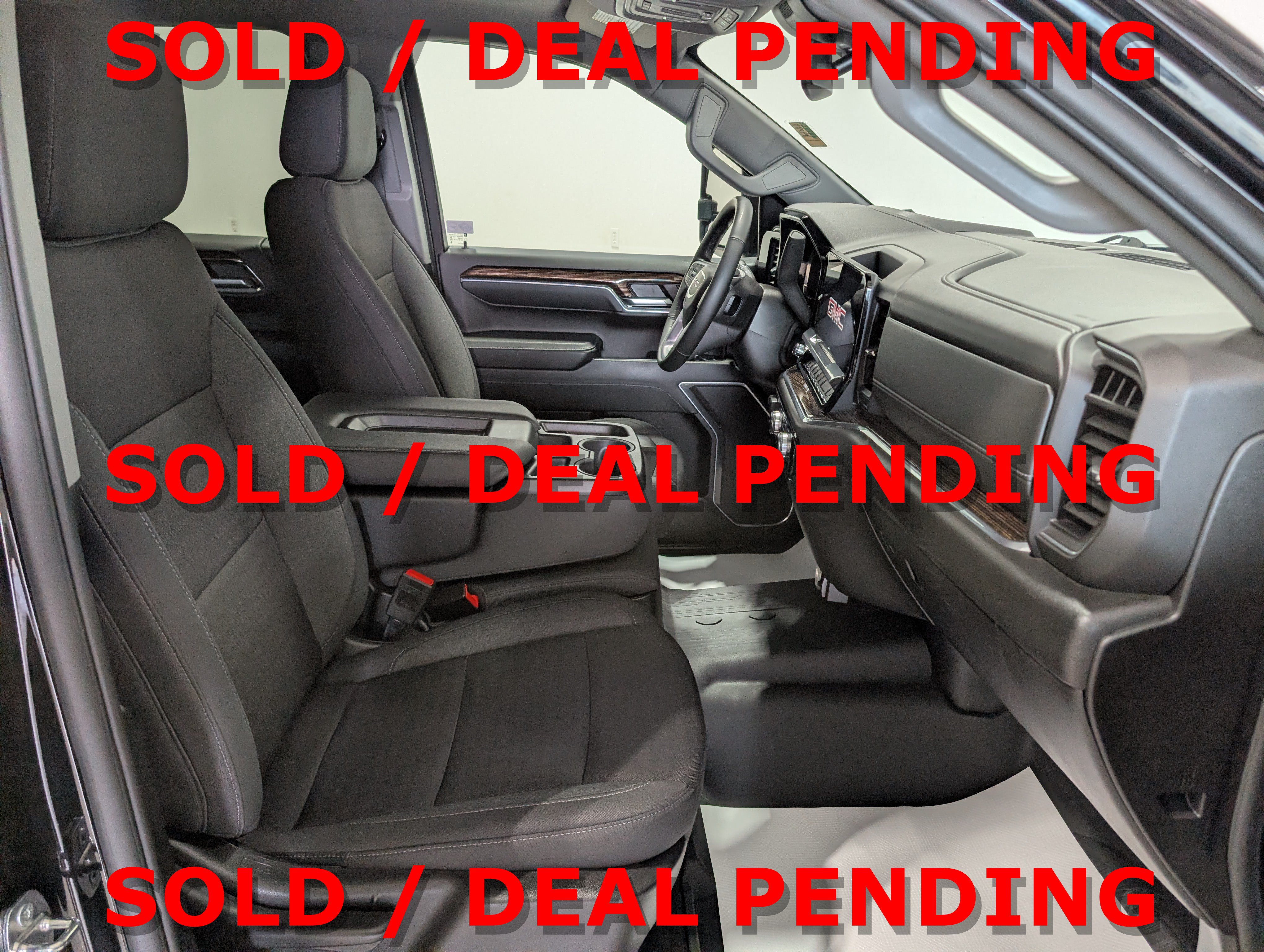 Used 2024 GMC Sierra 1500 SLE w/ Preferred Package AWD/4WD image 19