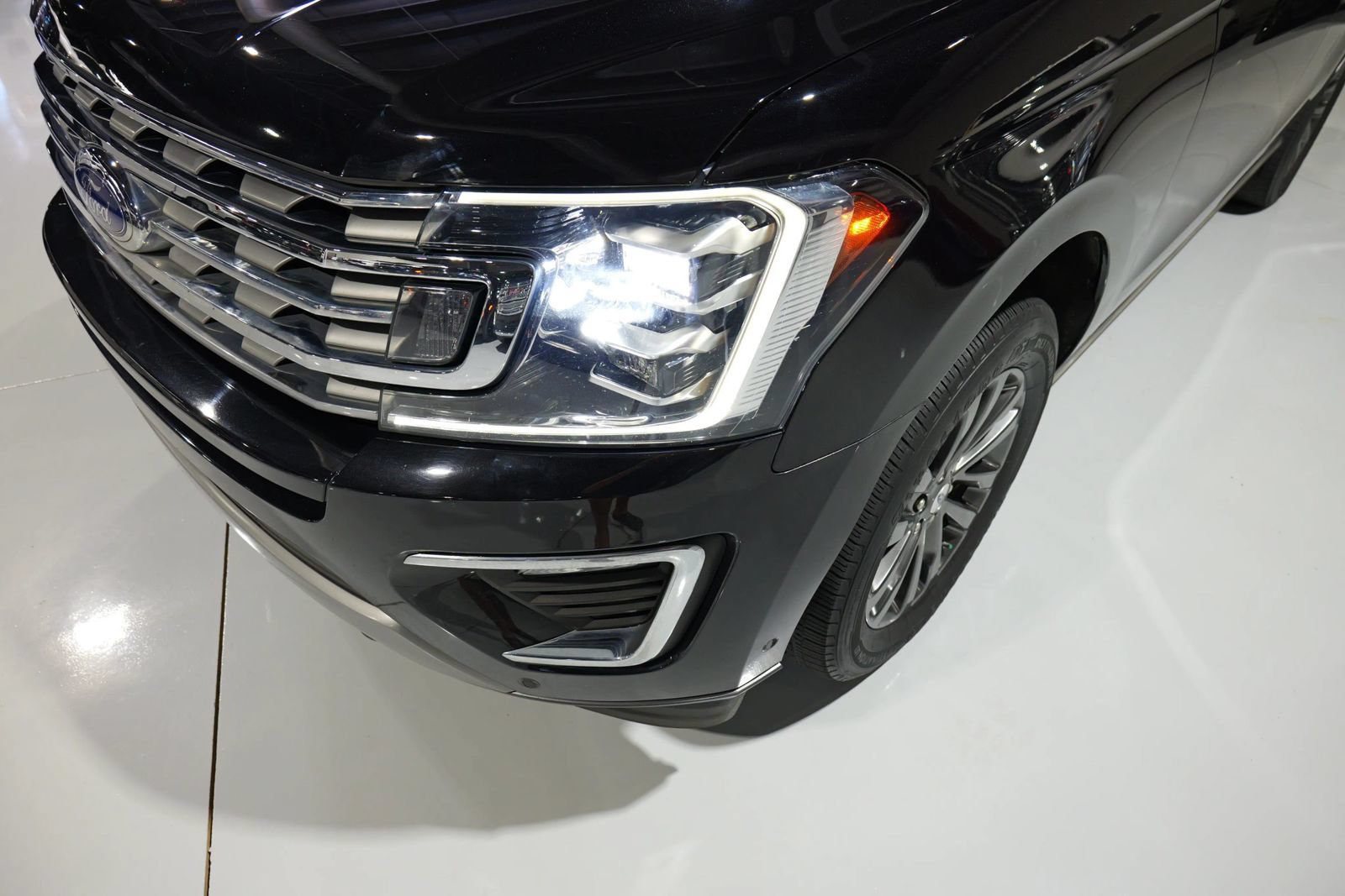Used 2021 Ford Expedition Limited AWD/4WD image 11