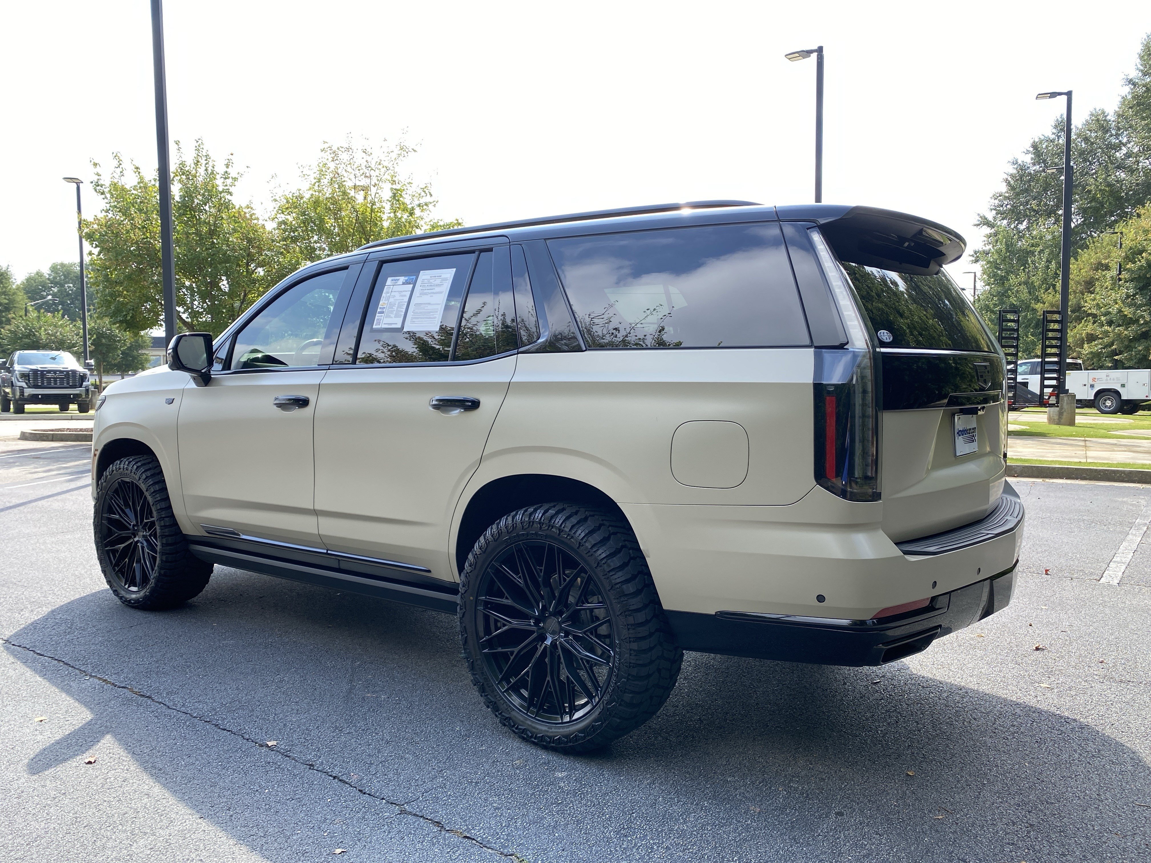 Used 2025 Cadillac Escalade Sport Platinum w/ LPO, Floor Liner Package AWD/4WD image 7
