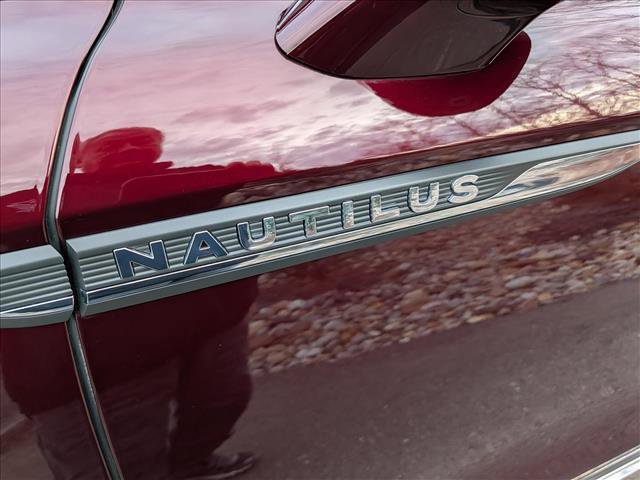 Certified 2022 Lincoln Nautilus Reserve image 9