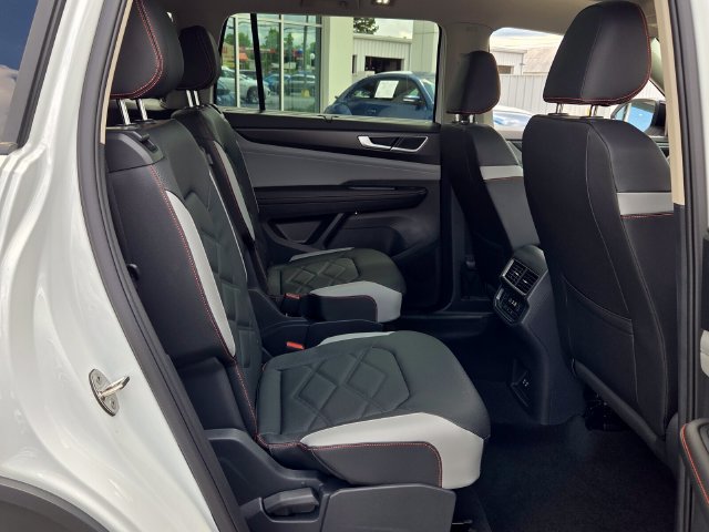 New 2026 Volkswagen Atlas Peak Edition AWD/4WD image 18