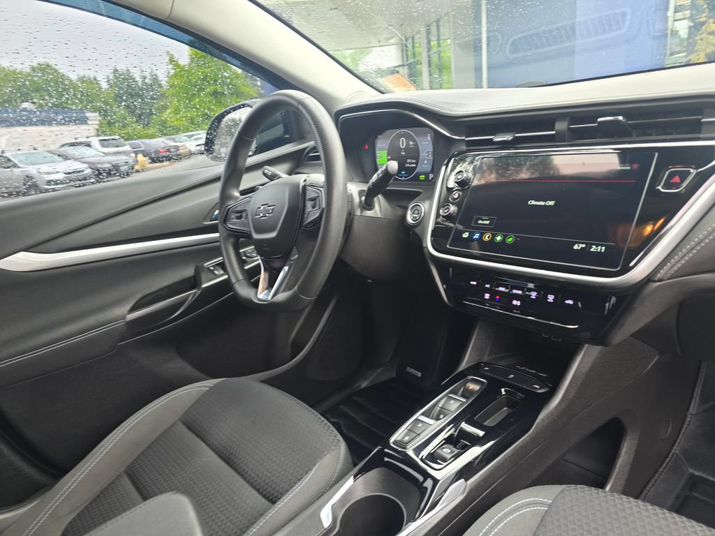 Used 2023 Chevrolet Bolt EUV LT w/ Redline Edition FWD image 10