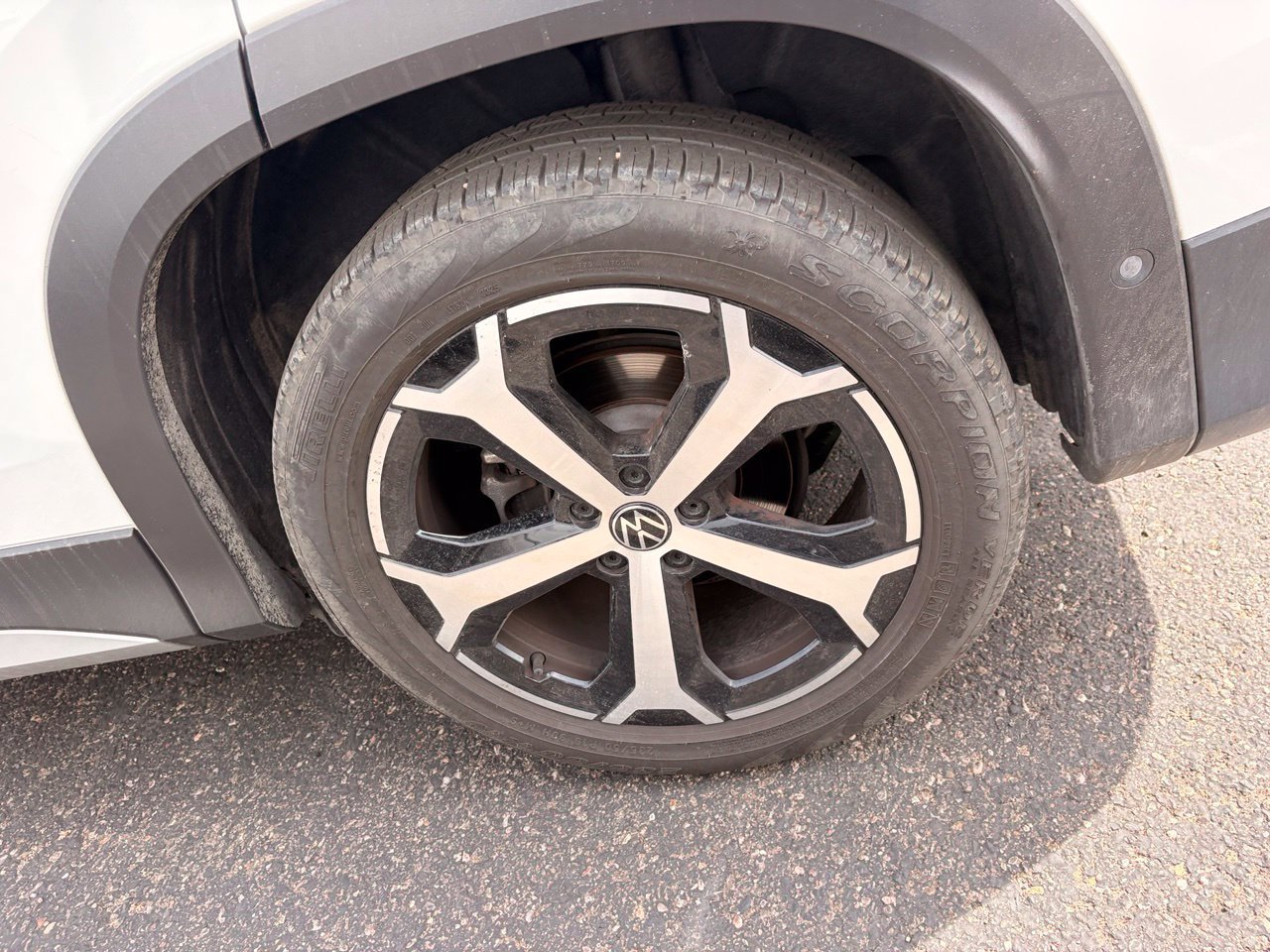 Used 2026 Volkswagen Tiguan SE FWD image 8