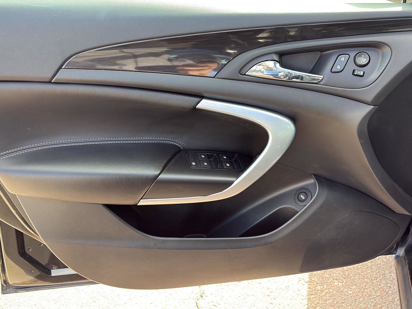 Used 2017 Buick Regal Sport Touring image 8