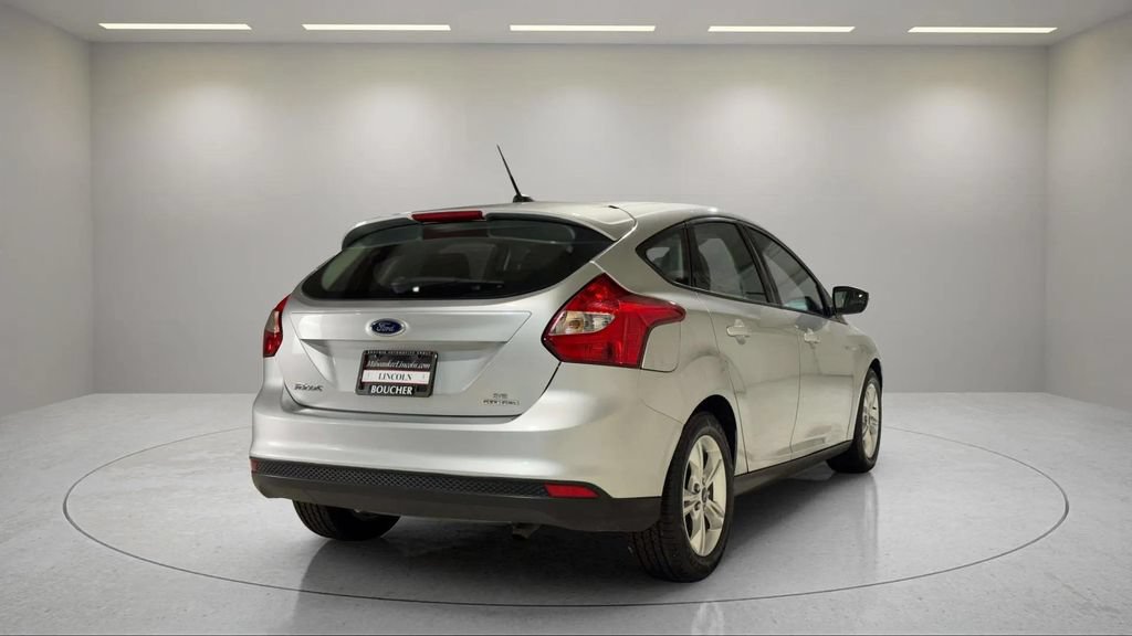 Used 2013 Ford Focus SE w/ SE Winter Pkg FWD image 3