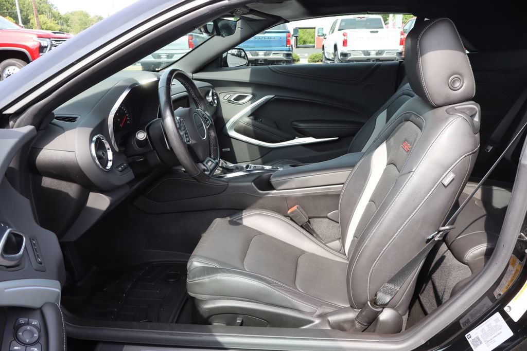 Used 2022 Chevrolet Camaro SS RWD image 5