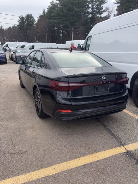 Used 2025 Volkswagen Jetta SE image 4