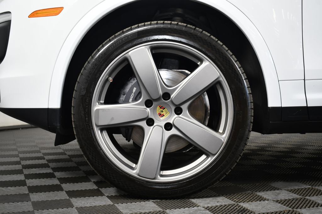 Used 2017 Porsche Cayenne Platinum Edition AWD/4WD image 49