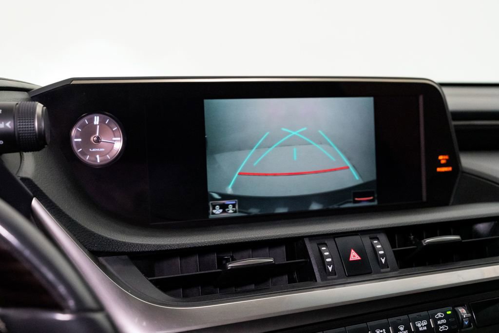 Used 2020 Lexus ES 300h 300h w/ Premium Package image 16