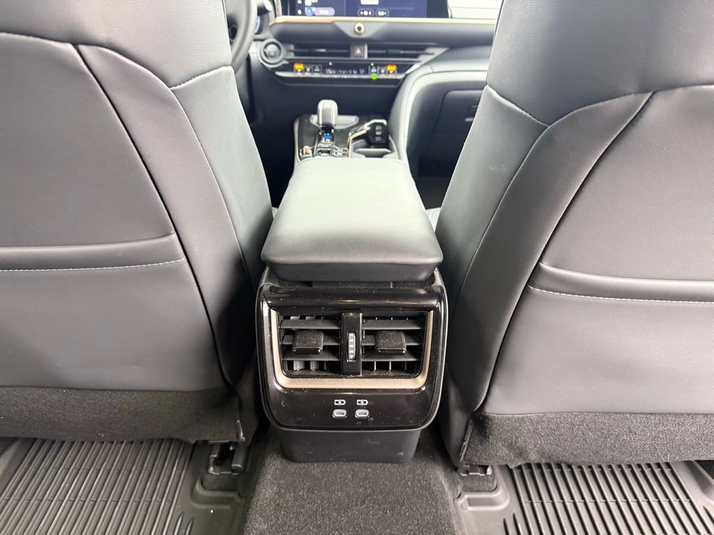 Used 2025 Toyota Crown Signia AWD/4WD image 22